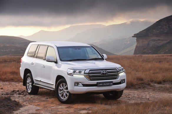 Land-Cruiser-200_0003